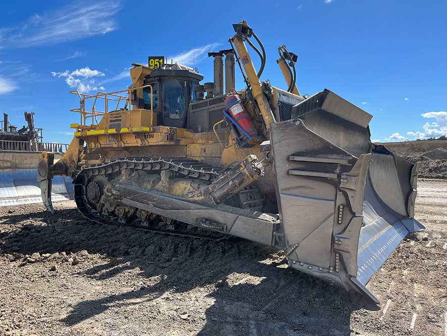 Image of 2014 Komatsu D475A-5 Dozer