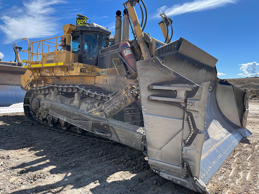 Image of 2014 Komatsu D475A-5 Dozer