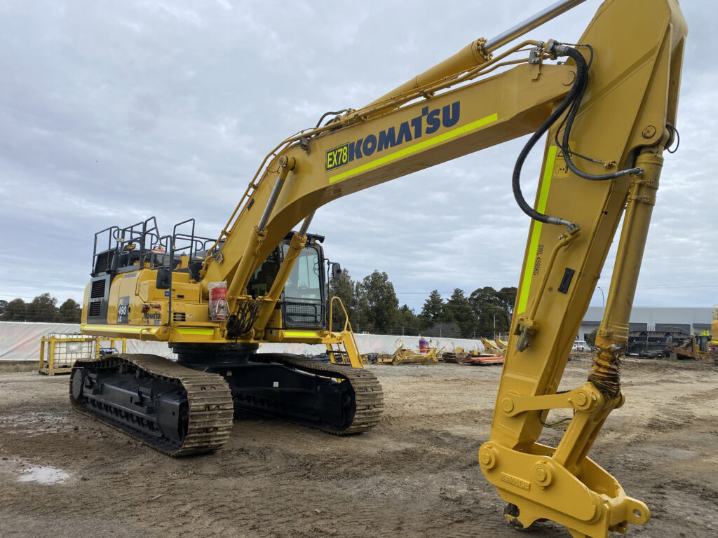 Image of Komatsu PC490LC-11 Excavator