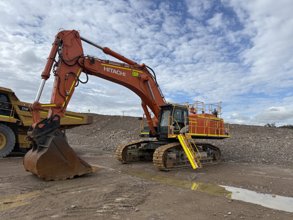 Image of 2018 Hitachi ZX870LCH-5G Excavator
