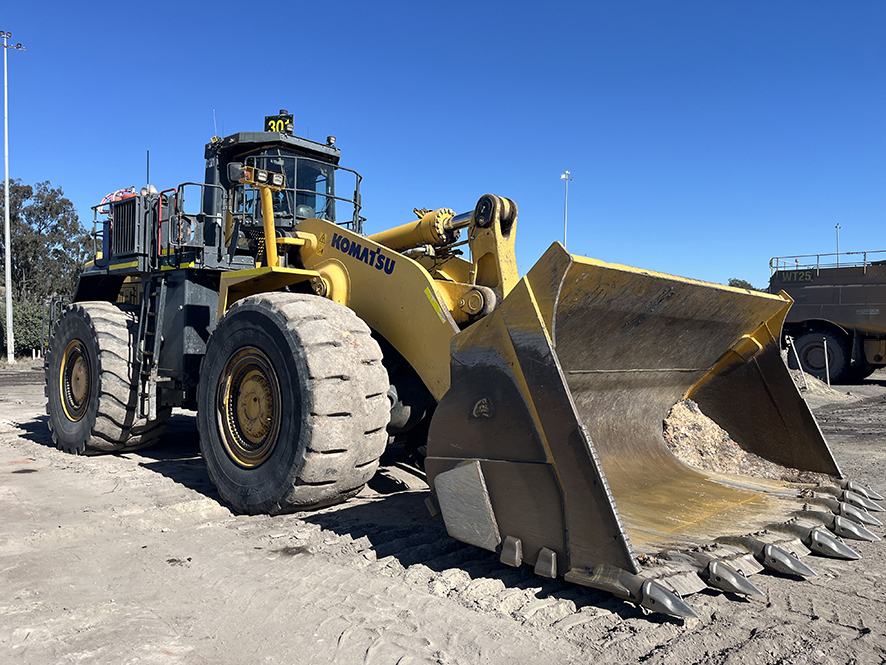 Image of 2014 Komatsu WA900-3EO Wheel Loader
